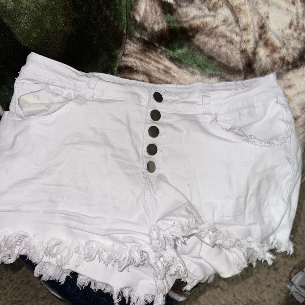White Short shorts